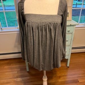 Moda International gray shirt. Medium A15